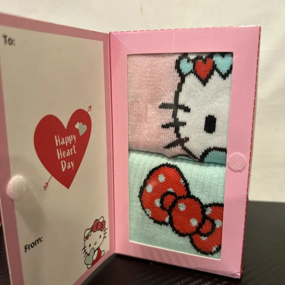 NEW Hello Kitty Valentine Mid-Crew Socks Gift‎ Set 2 Pair Women 9-11